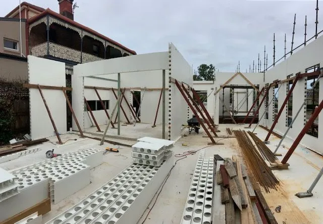 Dincel wall structure assembled and braced during construction
